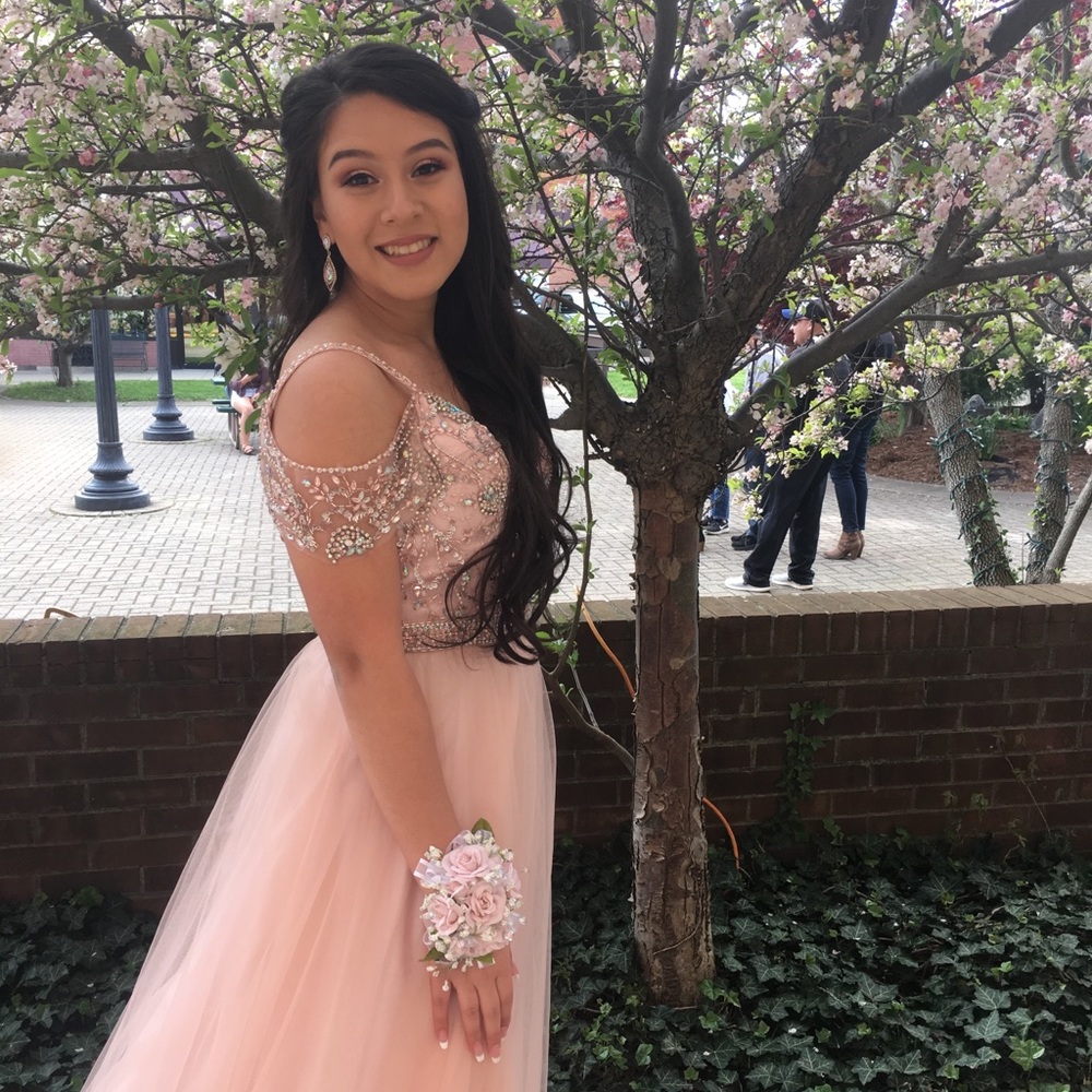 Meet your Posher, Alma